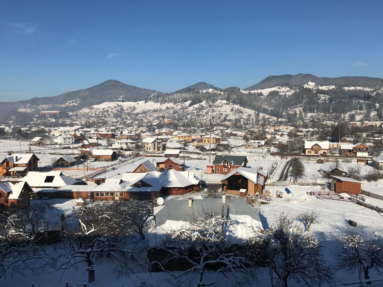 韦尔霍维纳Karpatska Oselia别墅 外观 照片